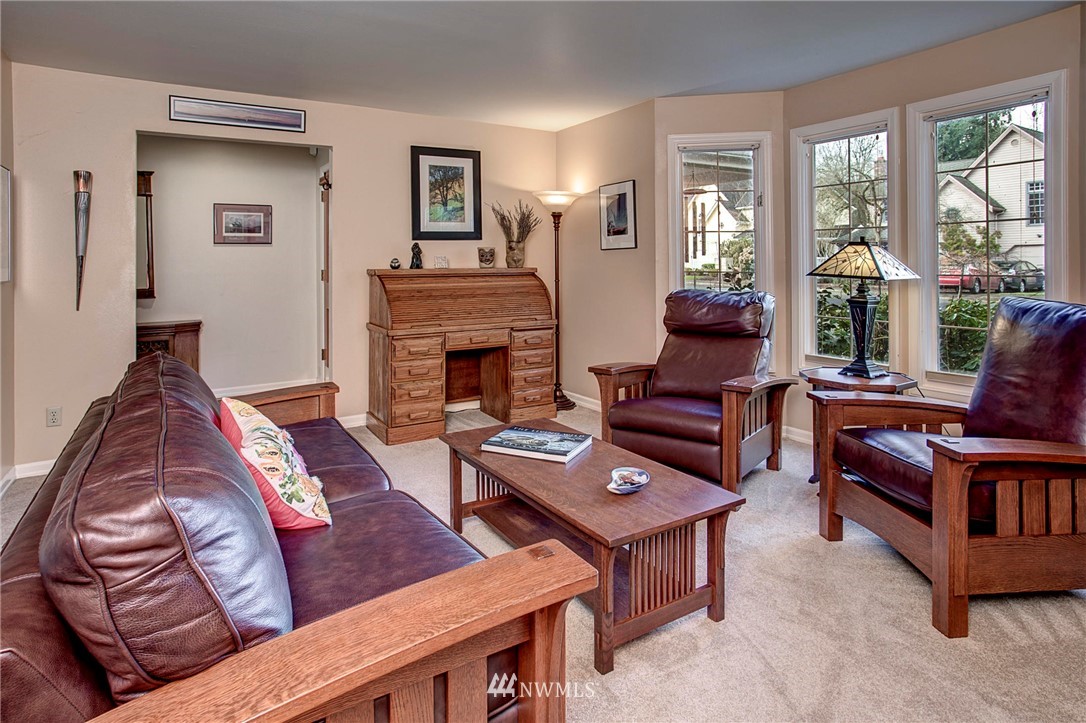17414 113th Avenue Northeast Bothell, WA 98011 - Photo 4 of 28 Gallery Image 4