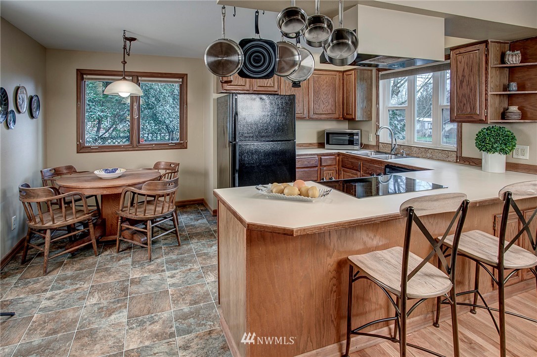 17414 113th Avenue Northeast Bothell, WA 98011 - Photo 9 of 28 Gallery Image 9