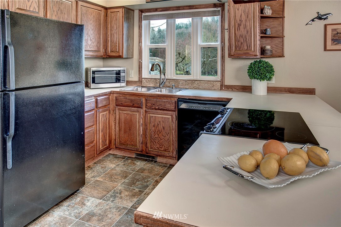 17414 113th Avenue Northeast Bothell, WA 98011 - Photo 10 of 28 Gallery Image 10