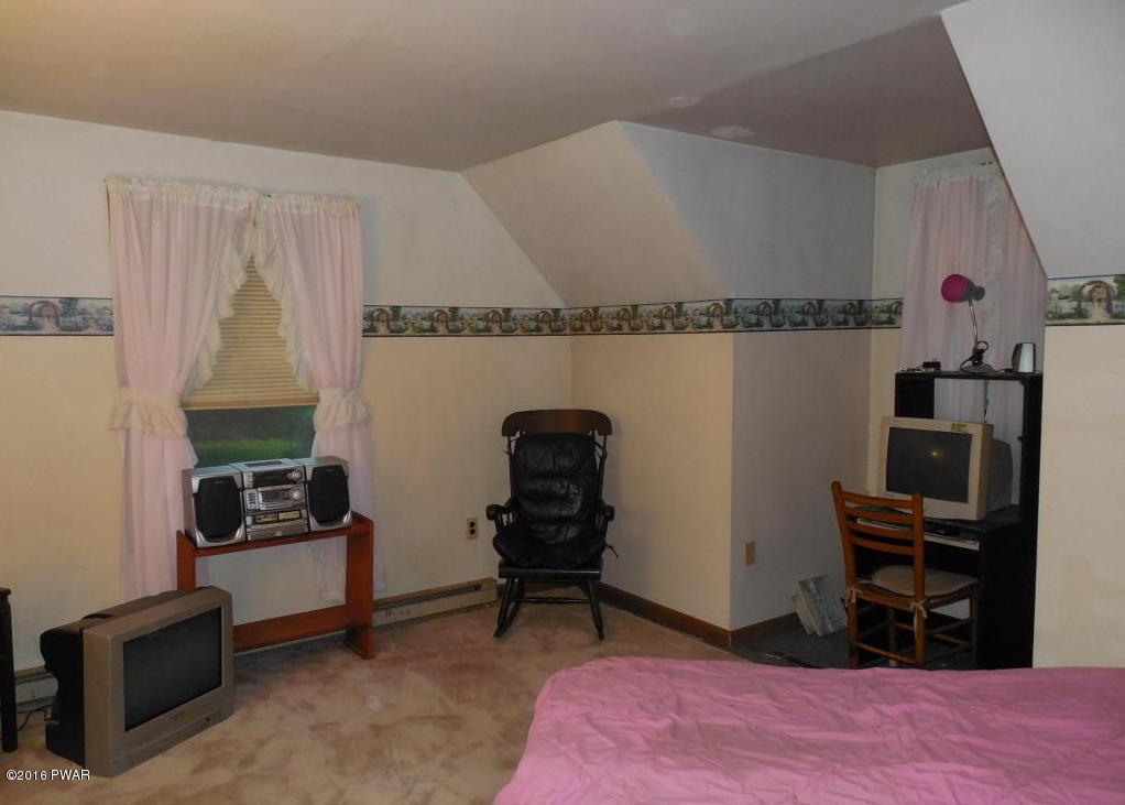 416 Griffith Road Tyler Hill, PA 18469 - Photo 8 of 15