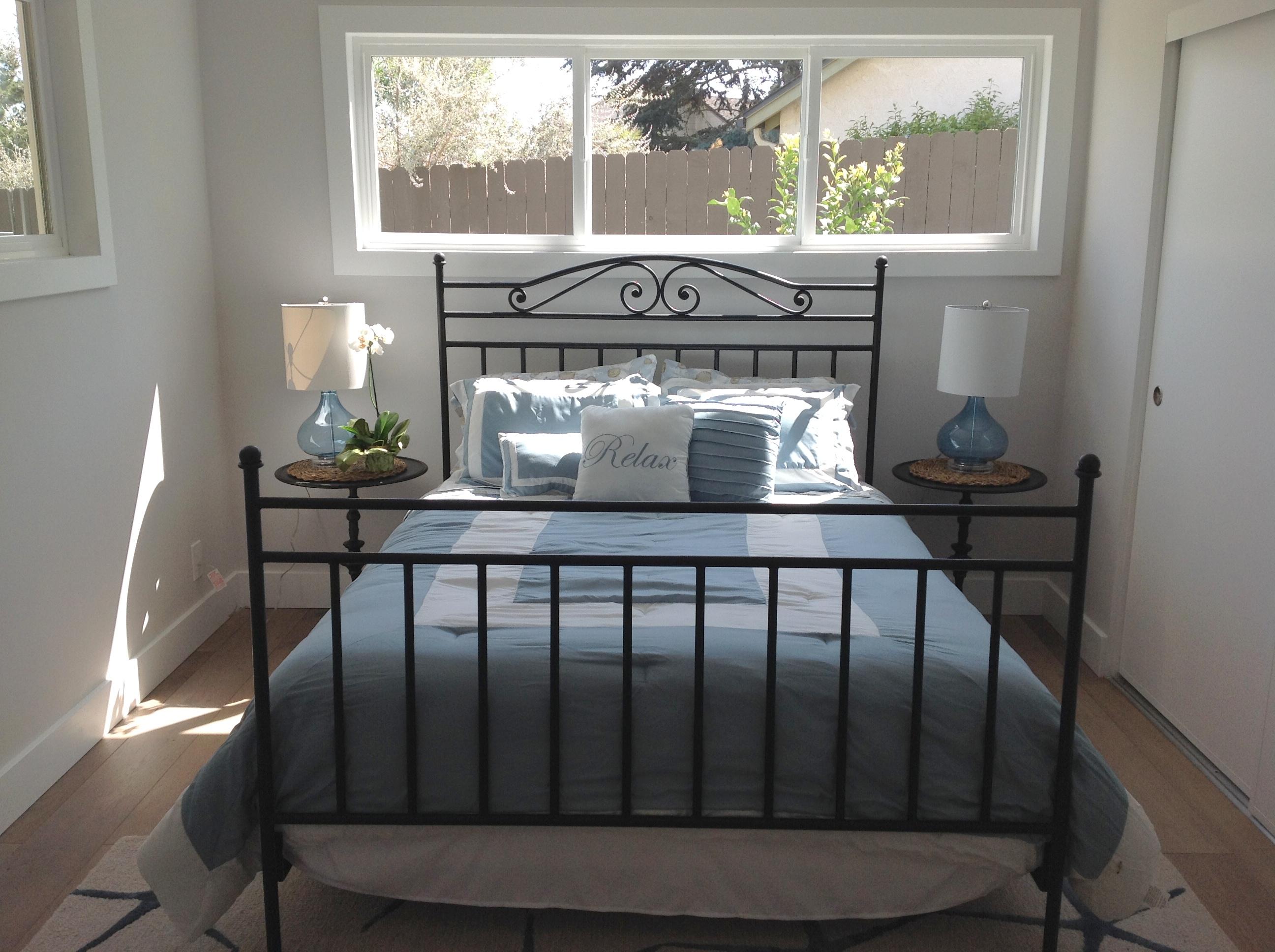 4 Fellowship Circle Santa Barbara, CA 93109 - Photo 20 of 27 a room with furniture and window