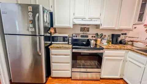 $390,000 | 17239 Verba Lane, Guerneville, CA 95446