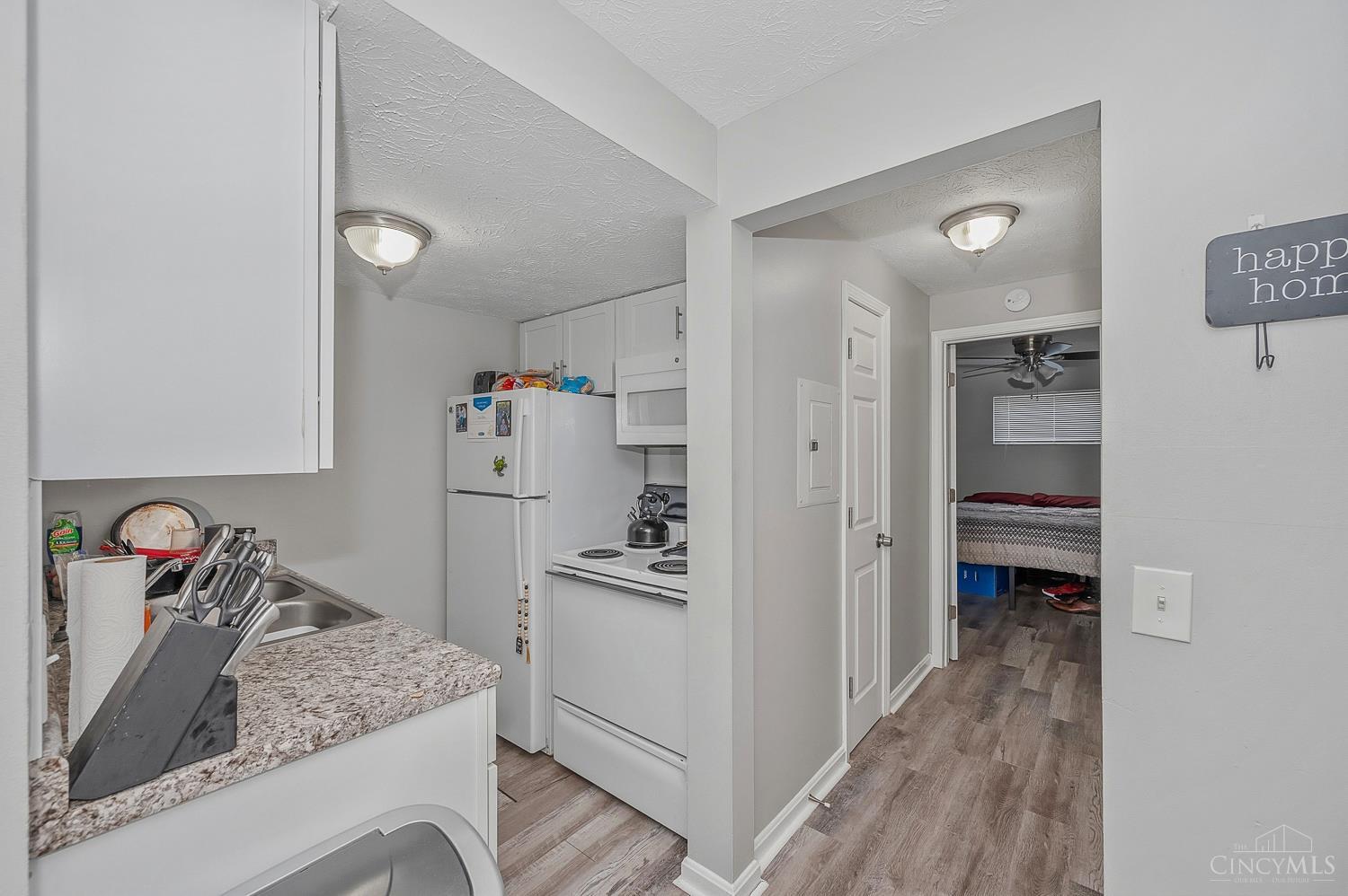 10916 Reading Road Cincinnati, OH 45241 - Photo 8 of 21