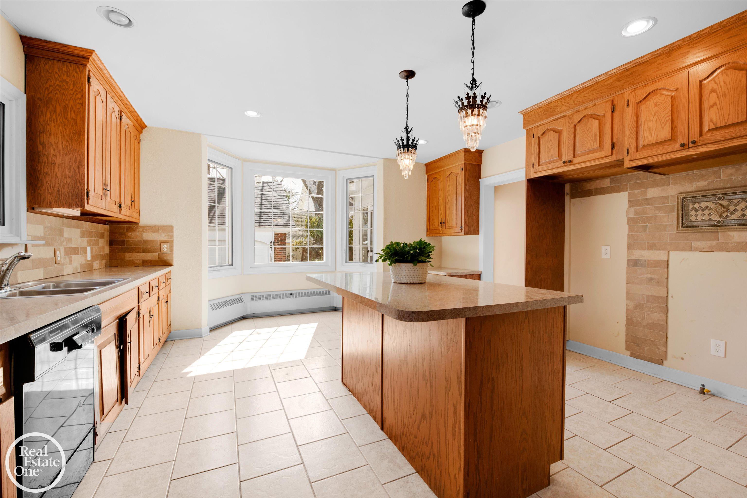 71 Moross Road Grosse Pointe, MI 48236 - Photo 39 of 48 50141643-90298AB2-25B7-4894-9B60-5B39F6B5E4A5.JPG