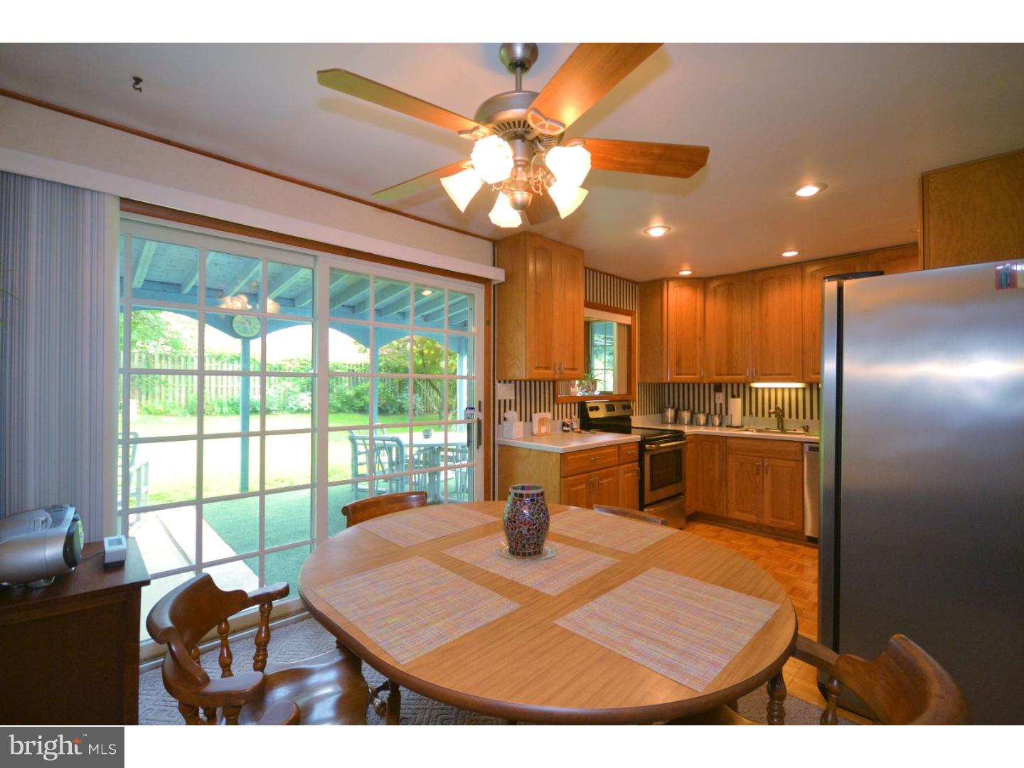 156 Terrace Road Levittown, PA 19056 - Photo 8 of 25