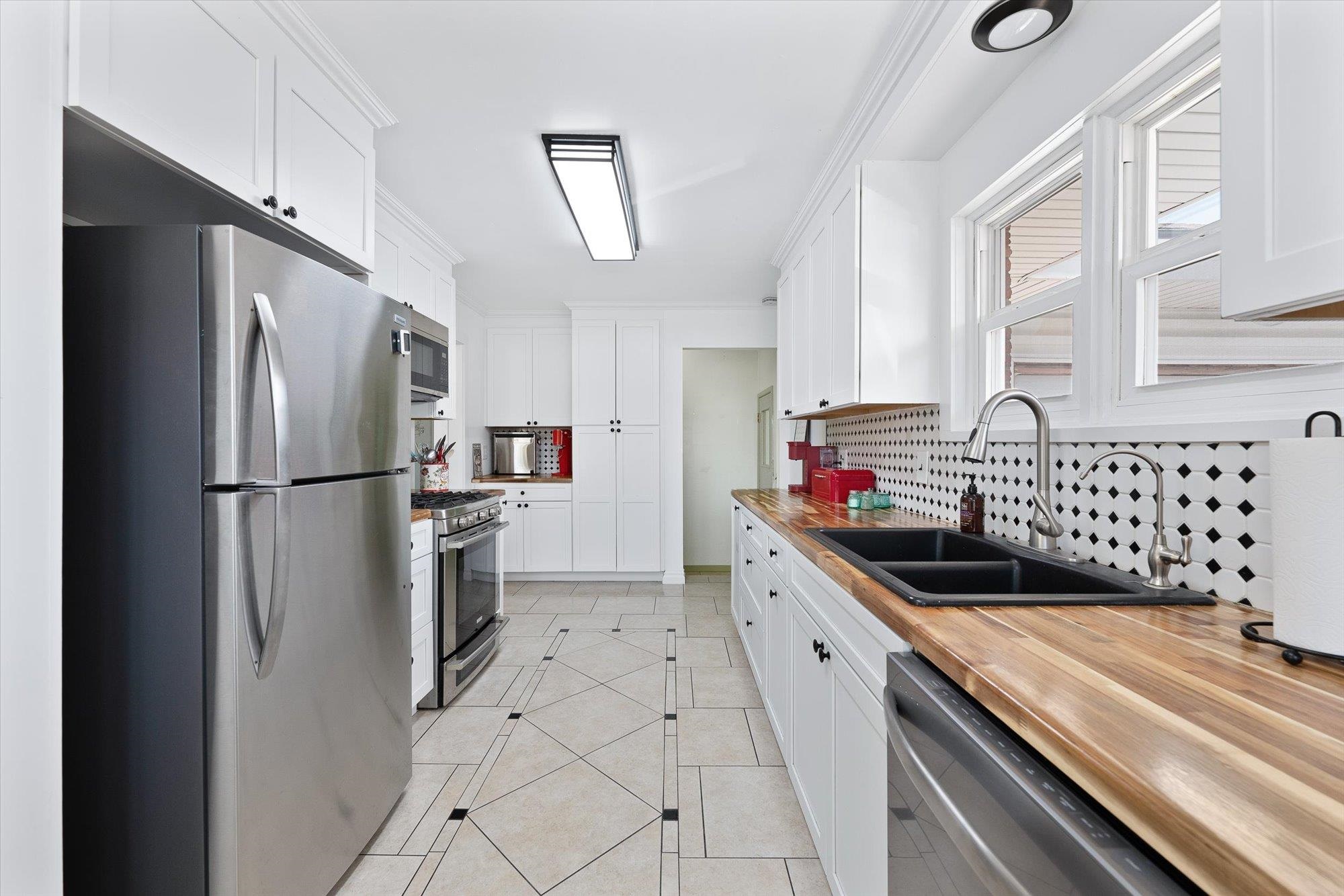 2502 Ella Road Spokane, WA 99212 - Photo 12 of 35