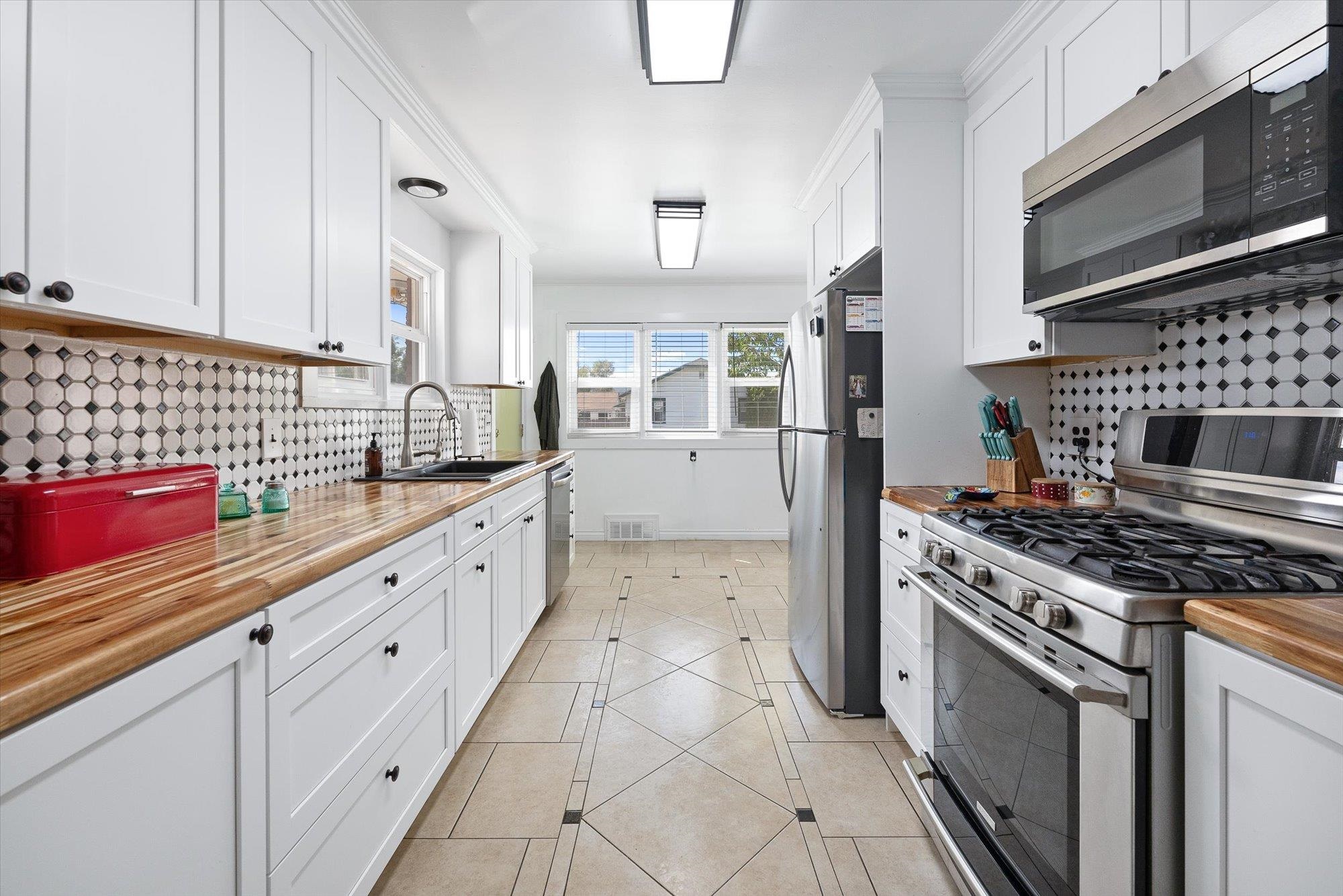 2502 Ella Road Spokane, WA 99212 - Photo 10 of 35