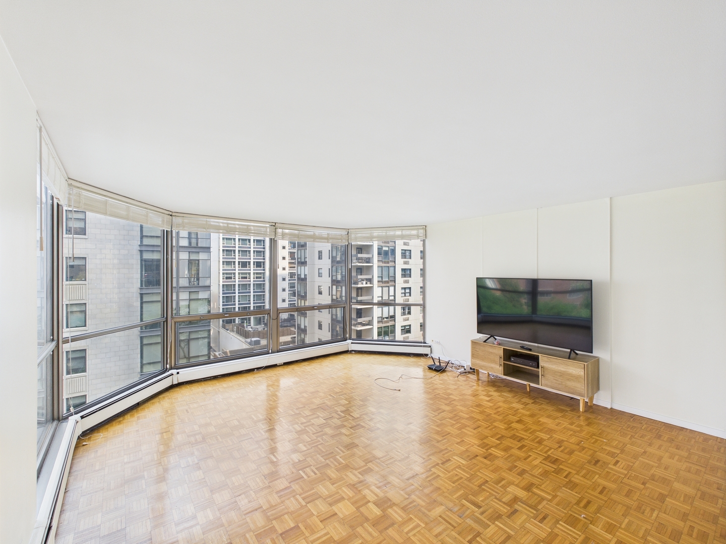 1310 North Ritchie Court, Unit 7D Chicago, IL 60610 - Photo 20 of 43