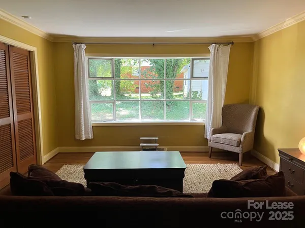$2,600 | 6734 Knollgate Drive, Charlotte, NC 28212