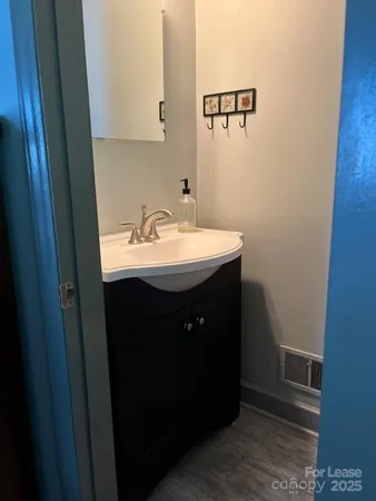 $2,600 | 6734 Knollgate Drive, Charlotte, NC 28212