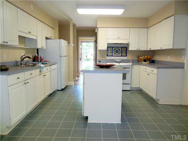 601 Tinkerbell Road Chapel Hill, NC 27517 - Photo 3 of 22 Gallery Image 3