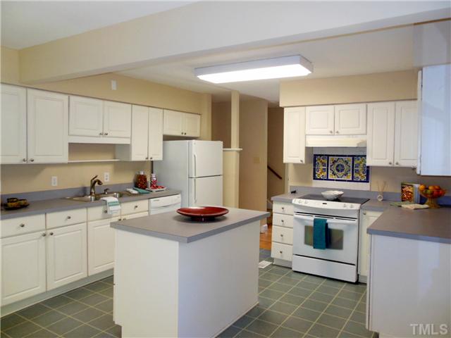 601 Tinkerbell Road Chapel Hill, NC 27517 - Photo 5 of 22 Gallery Image 5