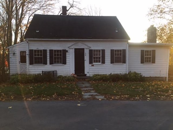 36 Simmons Road Hingham, MA 02043 - Photo 1 of 15 Gallery Image 1