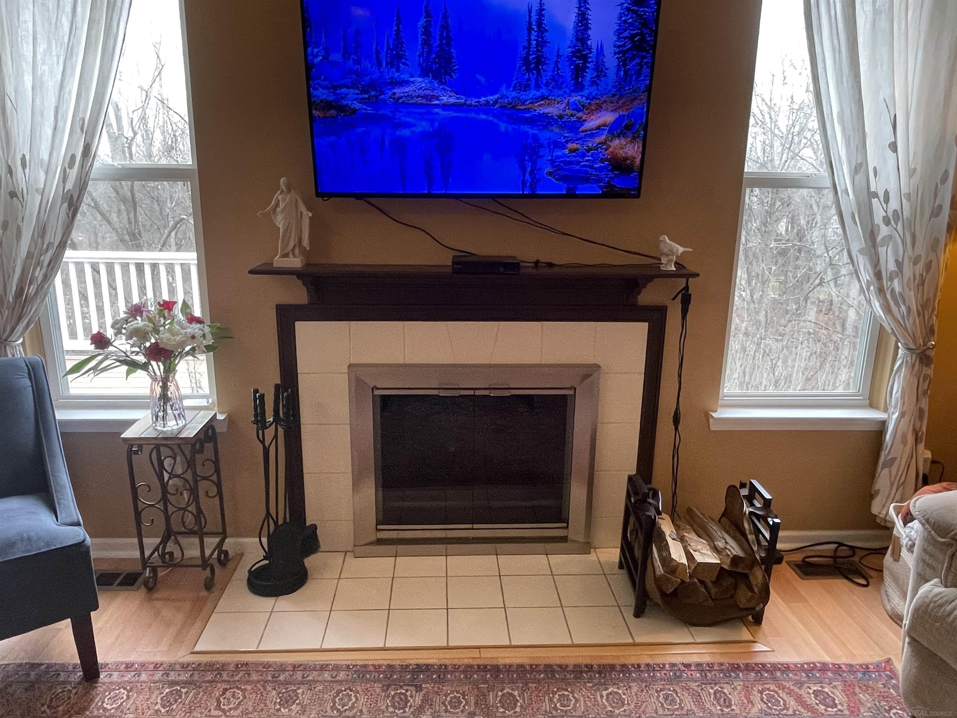 107 Eagle Ridge Road Lake Orion, MI 48360 - Photo 17 of 32 Great Room Natural Firepl