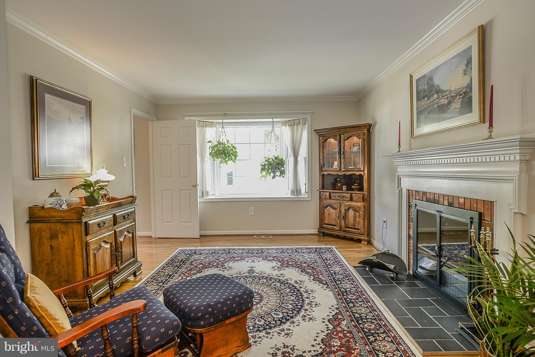 10113 Marshall Pond Road Burke, VA 22015 - Photo 3 of 28 Family Room