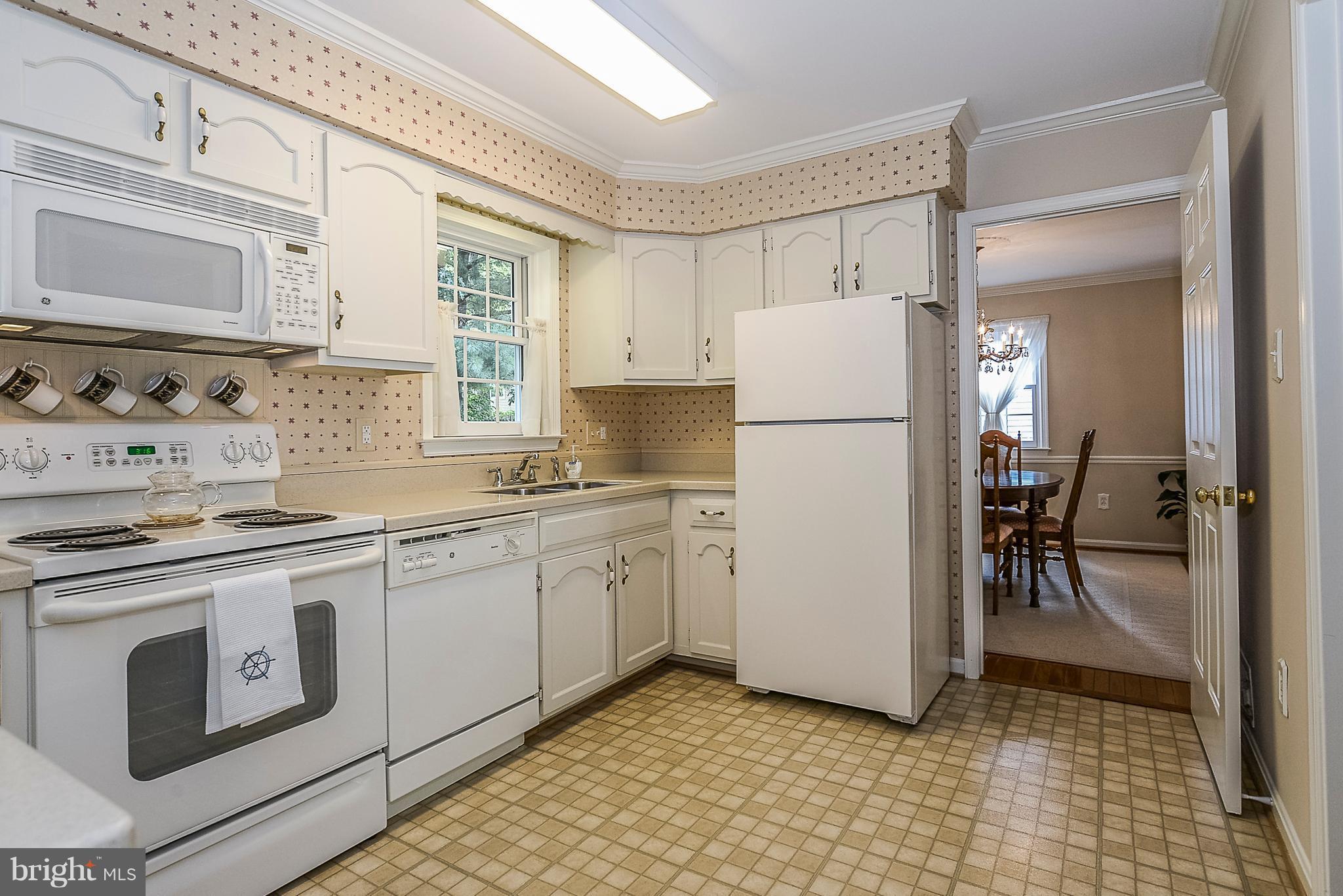 10113 Marshall Pond Road Burke, VA 22015 - Photo 6 of 28 Kitchen