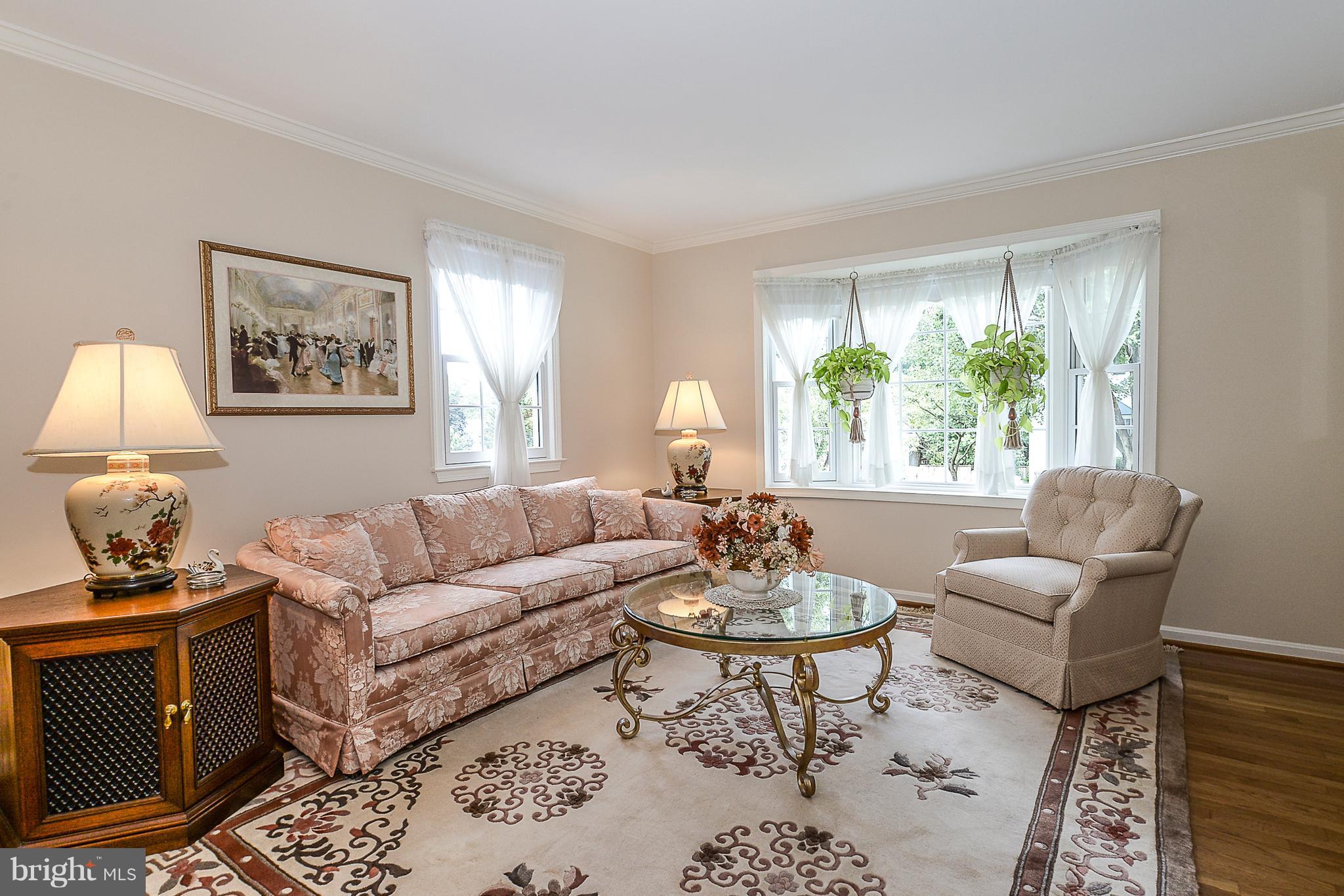 10113 Marshall Pond Road Burke, VA 22015 - Photo 10 of 28 Living Room