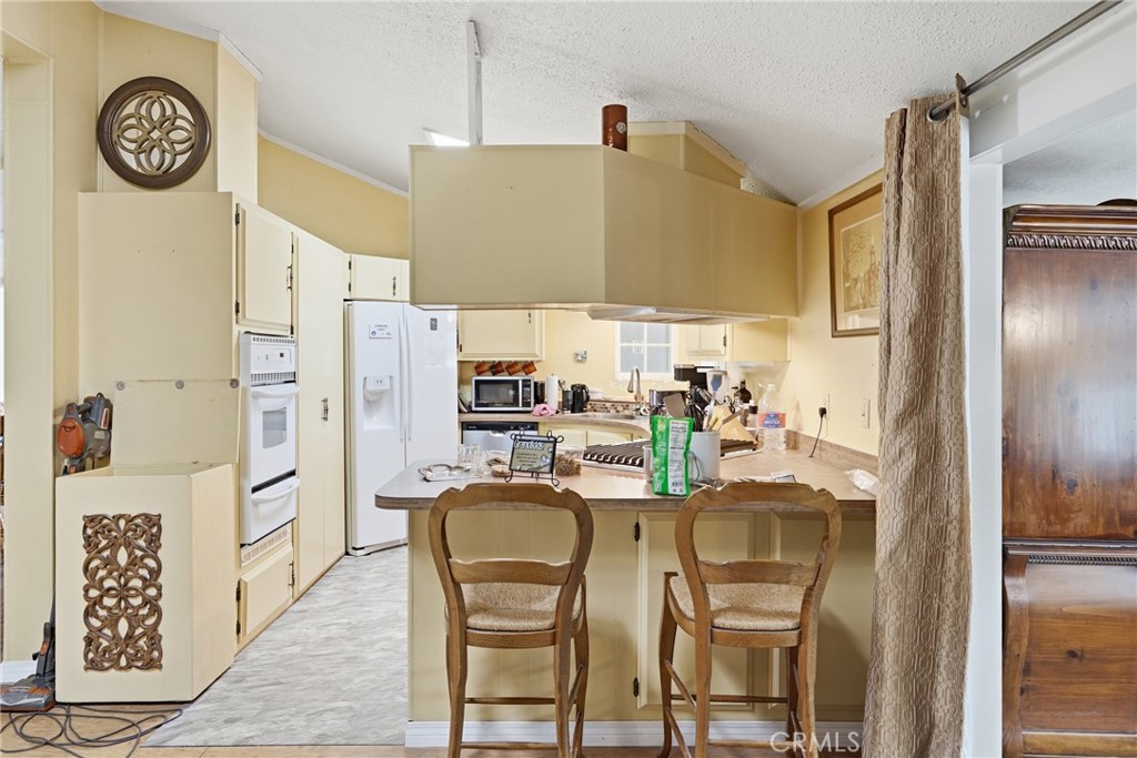 1675 Los Osos Valley Road, Unit 223 Los Osos, CA 93402 - Photo 13 of 32 Kitchen