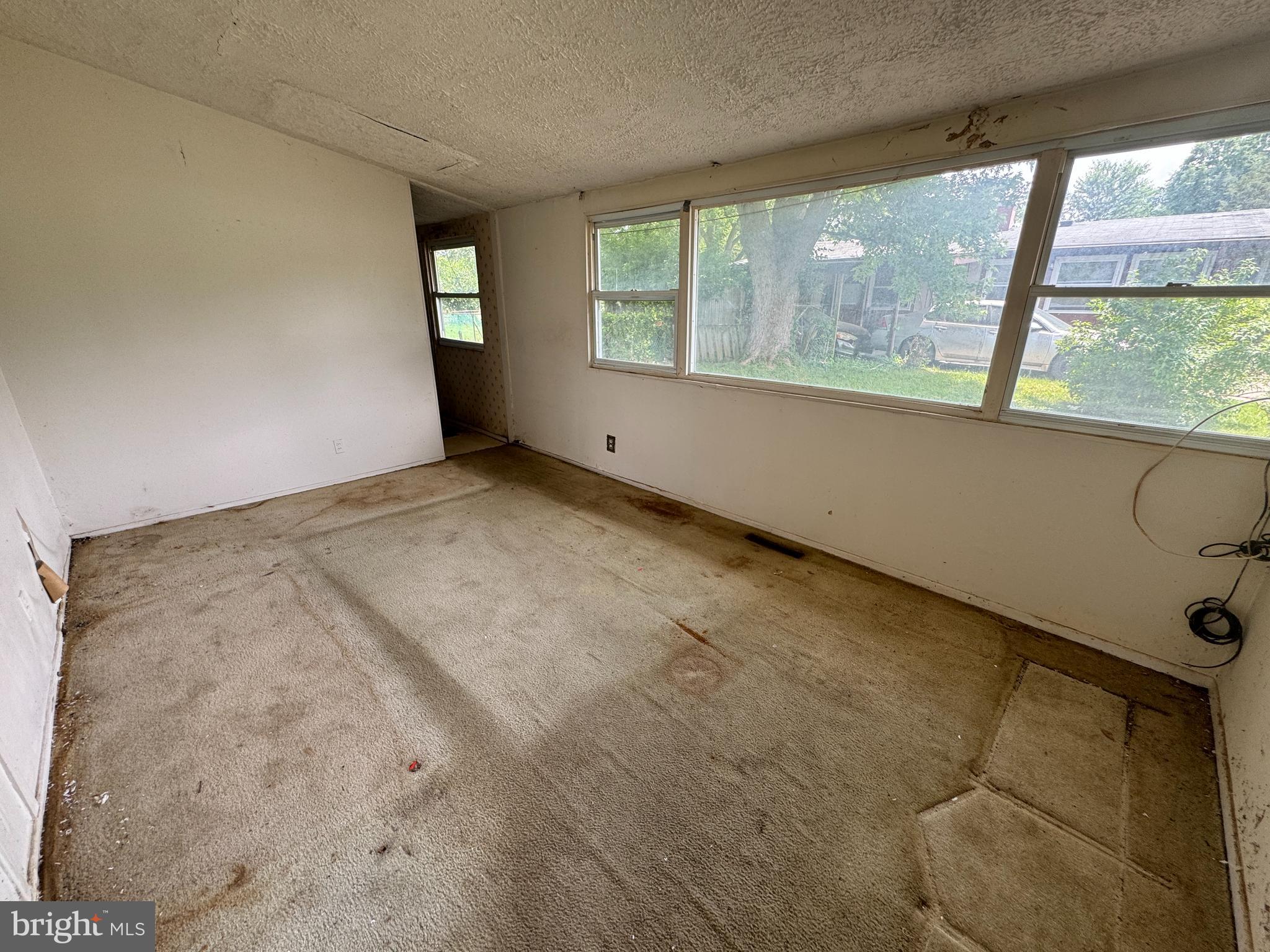 3819 Fernside Road Randallstown, MD 21133 - Photo 2 of 14 Living Area