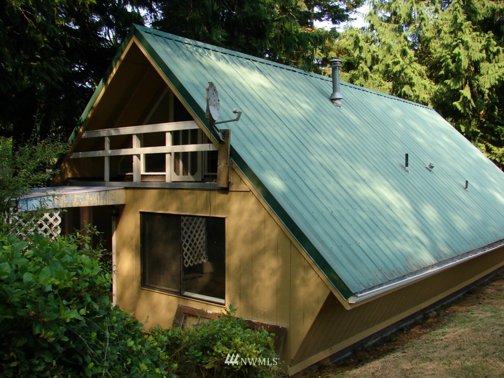 7996 Maple Point Drive Clinton, WA 98236 - Photo 14 of 16 Gallery Image 14