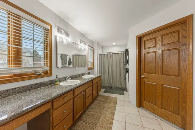 $890,000 | 393 16th Place, Lombard, IL 60148