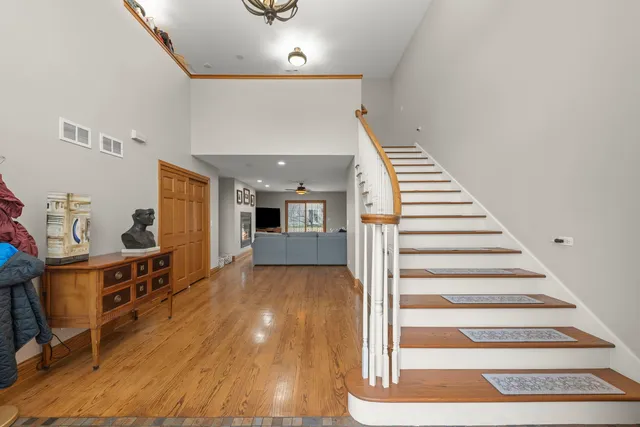 $890,000 | 393 16th Place, Lombard, IL 60148