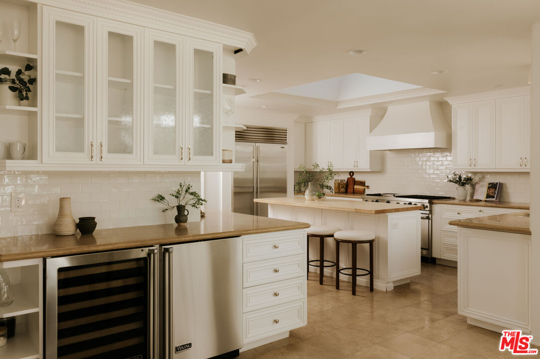 24049 Chestnut Way Calabasas, CA 91302 - Photo 10 of 37