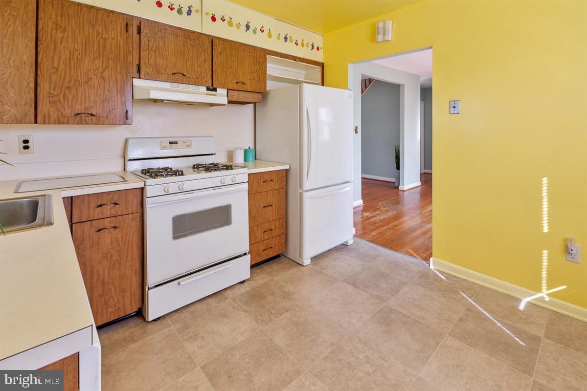 1217 Redcliffe Road Baltimore, MD 21228 - Photo 11 of 37