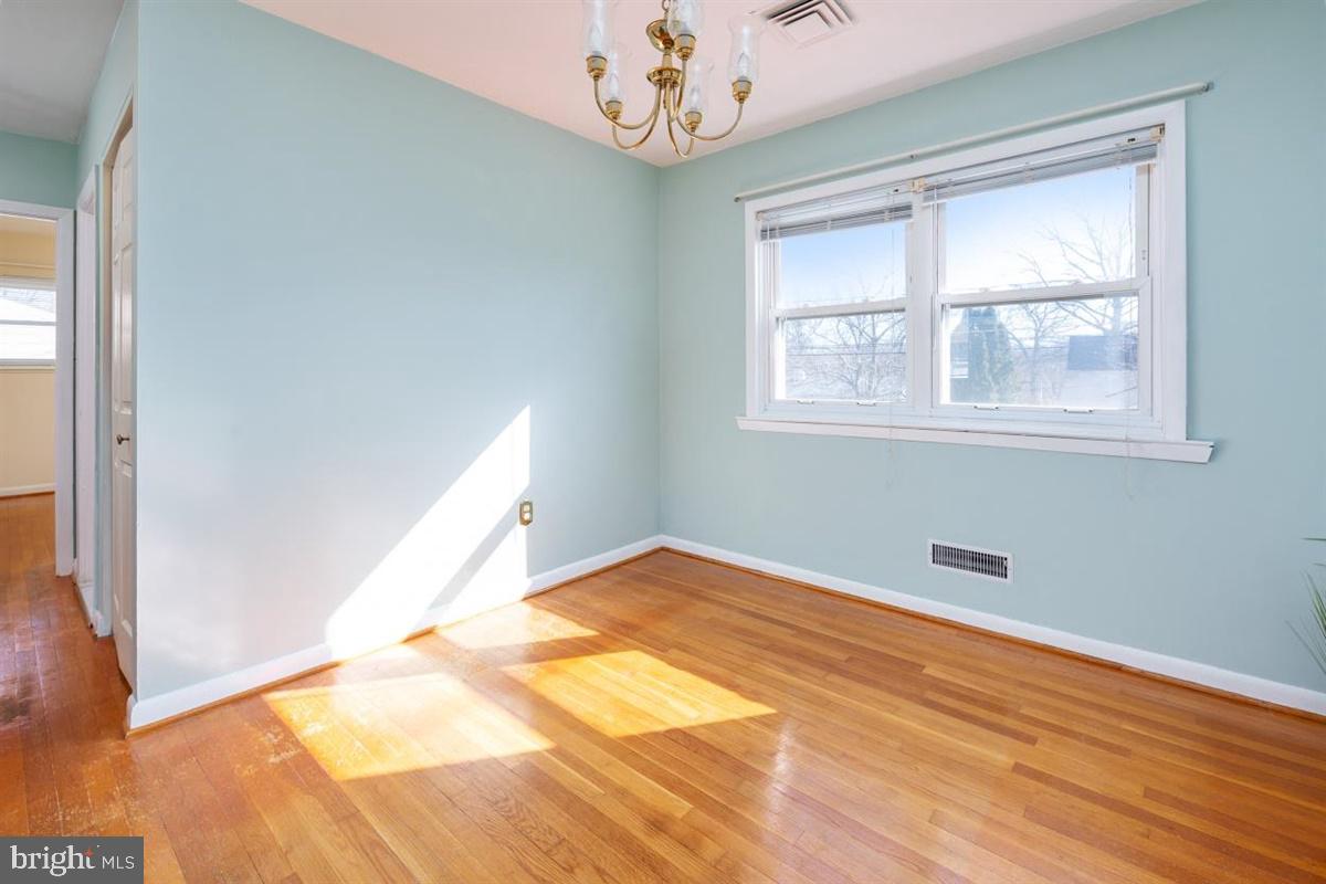 1217 Redcliffe Road Baltimore, MD 21228 - Photo 12 of 37