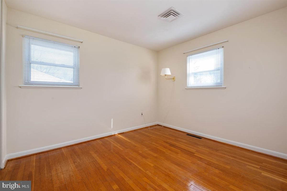 1217 Redcliffe Road Baltimore, MD 21228 - Photo 16 of 37
