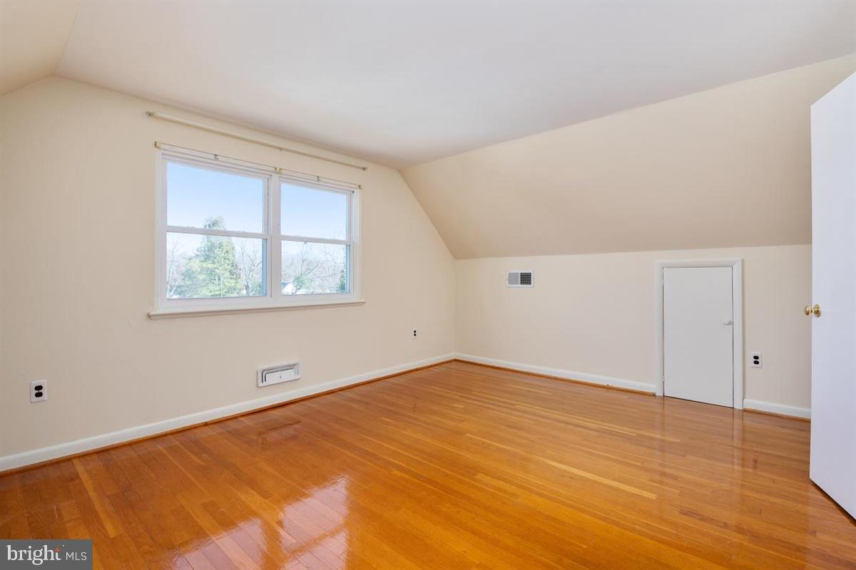 1217 Redcliffe Road Baltimore, MD 21228 - Photo 22 of 37