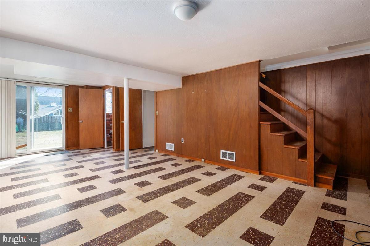 1217 Redcliffe Road Baltimore, MD 21228 - Photo 25 of 37
