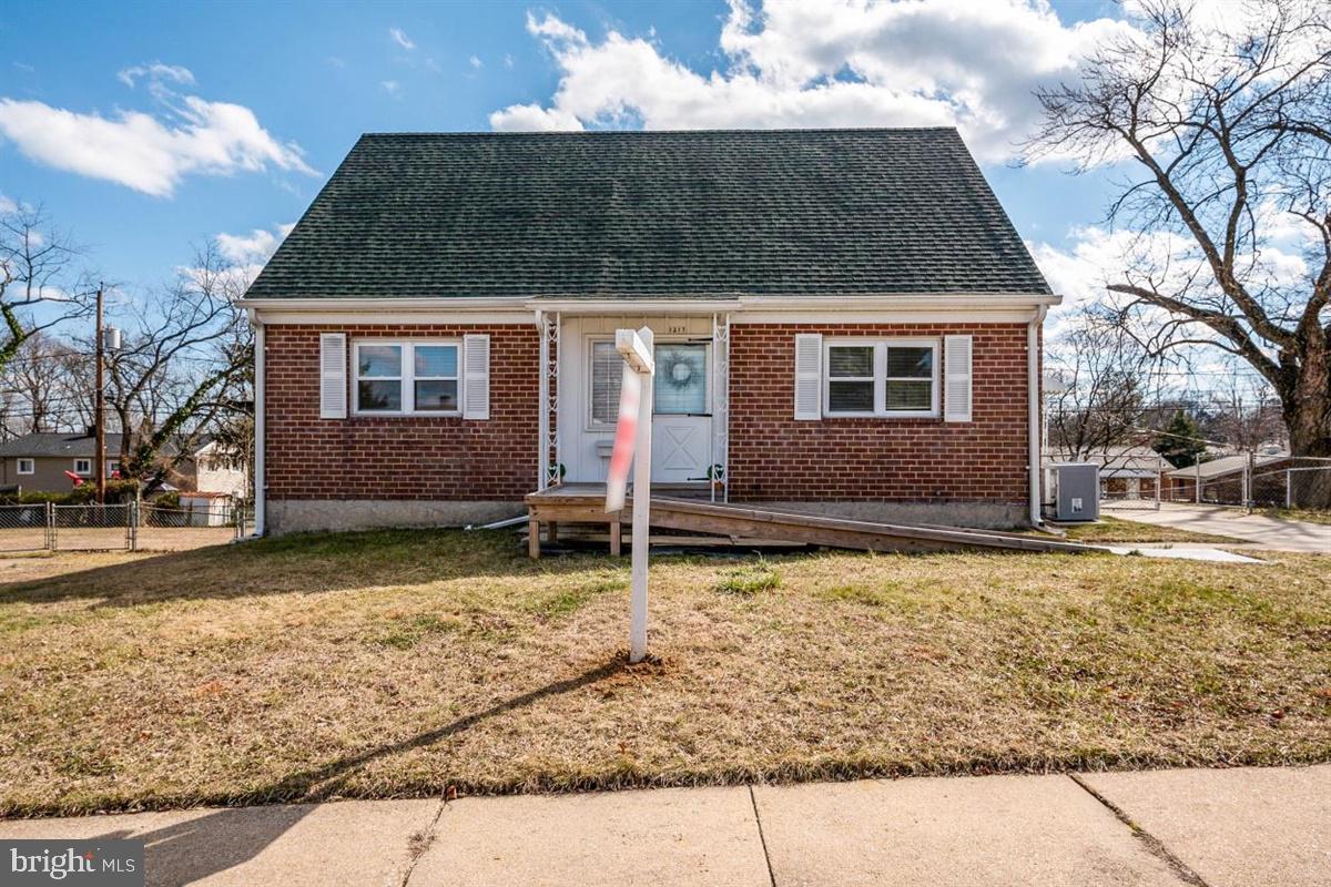 1217 Redcliffe Road Baltimore, MD 21228 - Photo 4 of 37