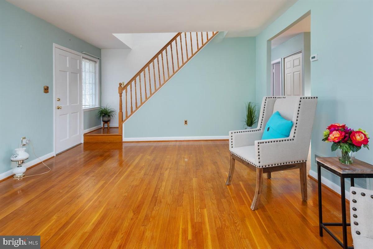 1217 Redcliffe Road Baltimore, MD 21228 - Photo 5 of 37