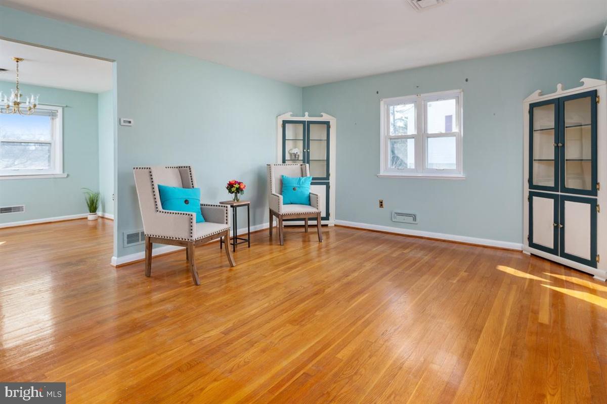 1217 Redcliffe Road Baltimore, MD 21228 - Photo 6 of 37