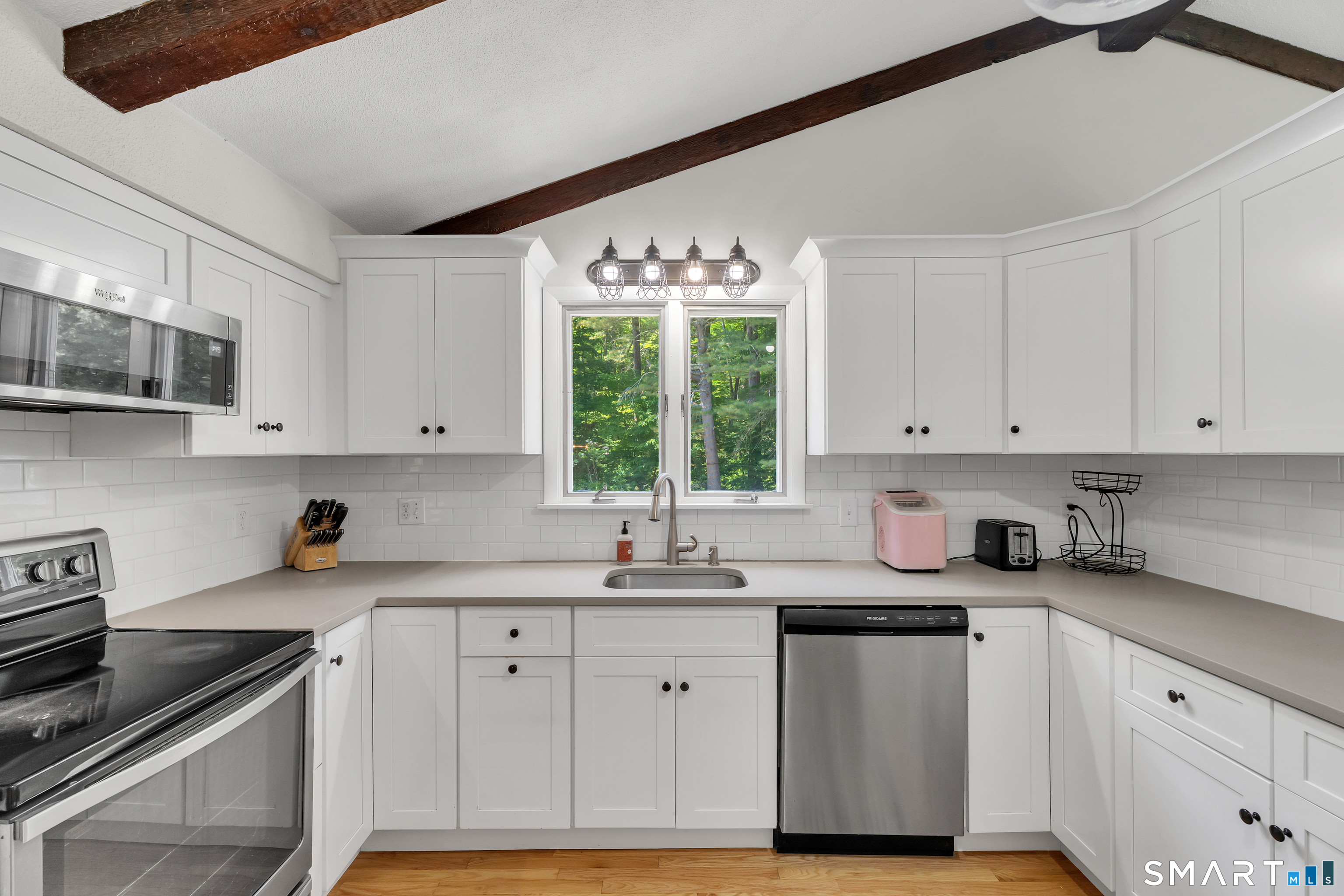 384 Beaver Meadow Road Haddam, CT 06441 - Photo 12 of 38