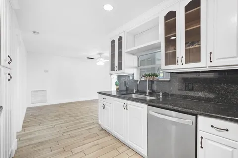 $589,000 | 1667 39th Street, West Palm Beach, FL 33407
