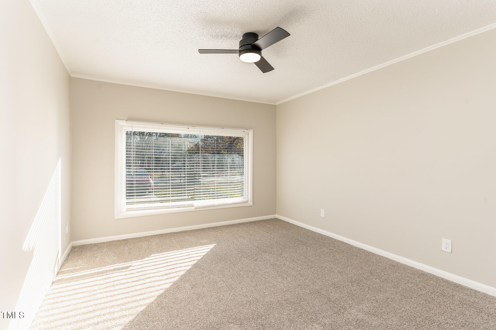 3015 Brinkley Drive Spring Lake, NC 28390 - Photo 12 of 28 a view of an empty room with a window
