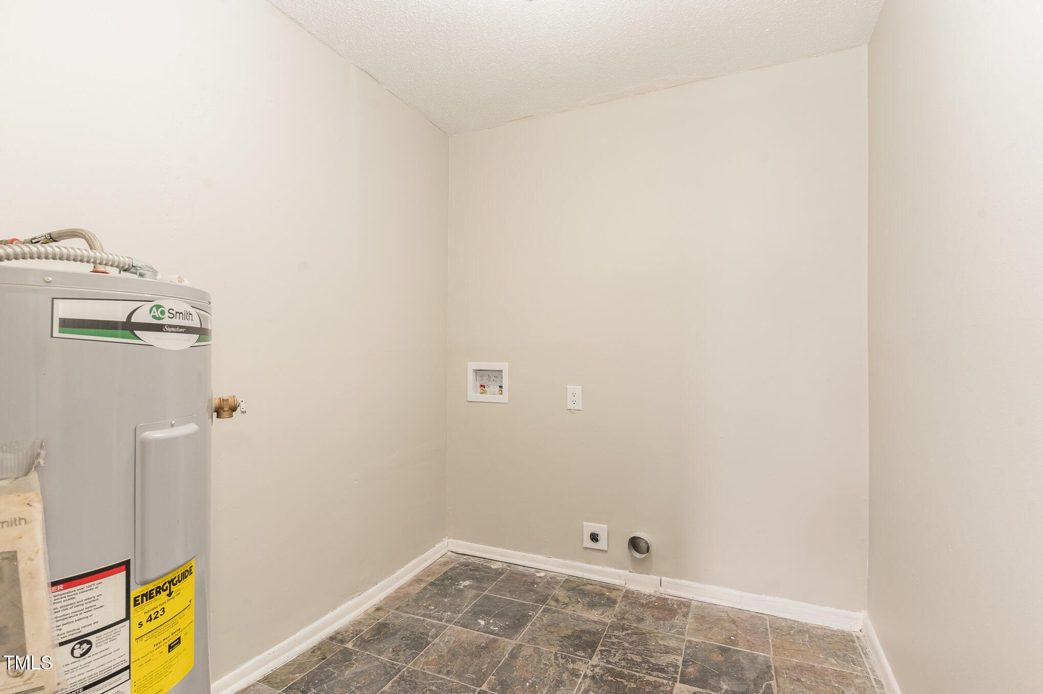 3015 Brinkley Drive Spring Lake, NC 28390 - Photo 23 of 28 a view of bathroom