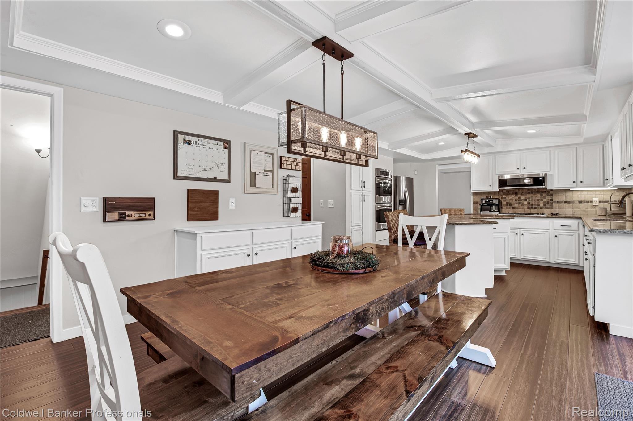 433 Lake Forest Road Rochester, MI 48309 - Photo 7 of 38 433 Lake Forest Rochester Hills7994.jpg