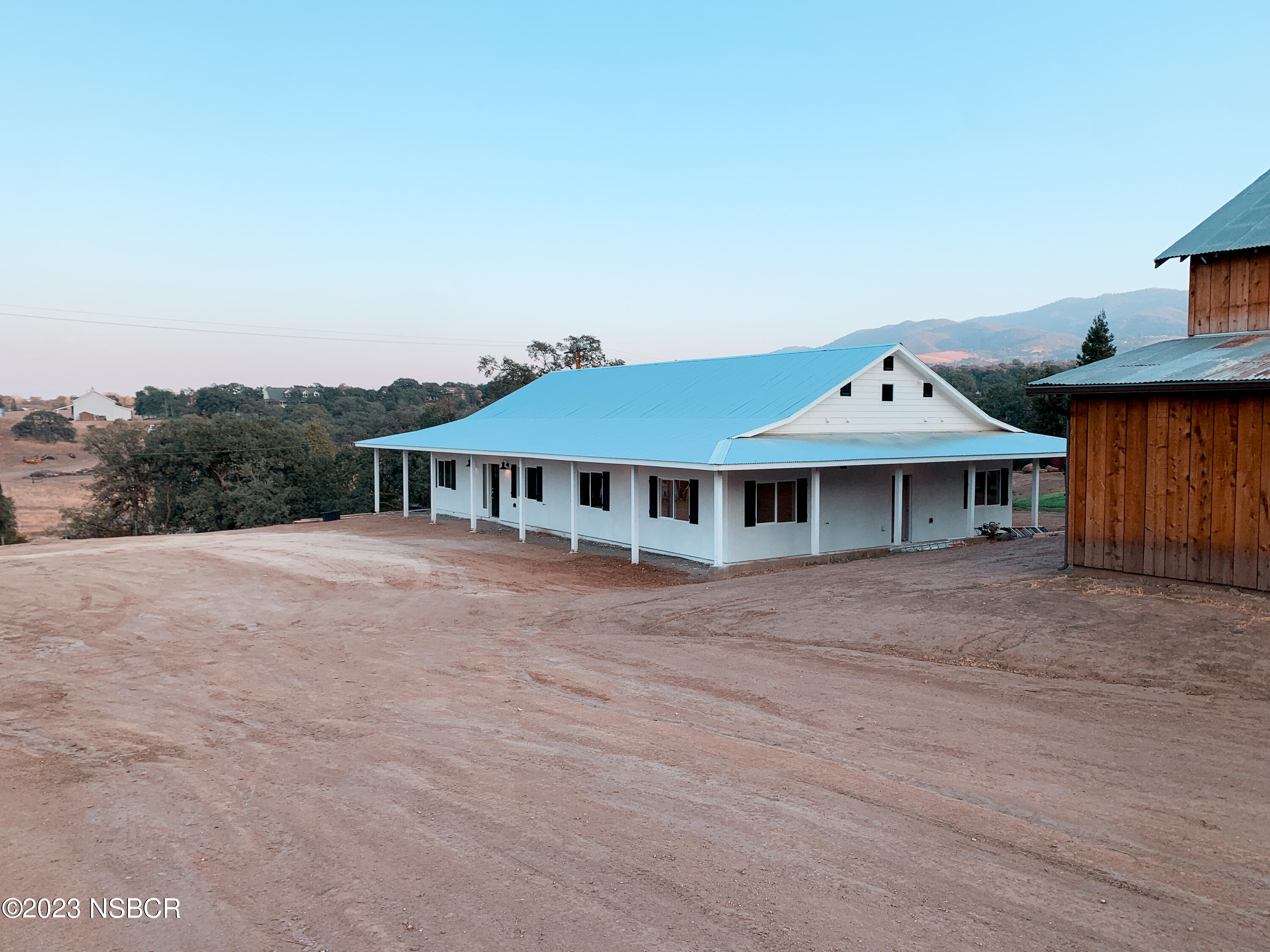 21192 Old Town Road Tehachapi, CA 93561 - Photo 1 of 11 Front of home