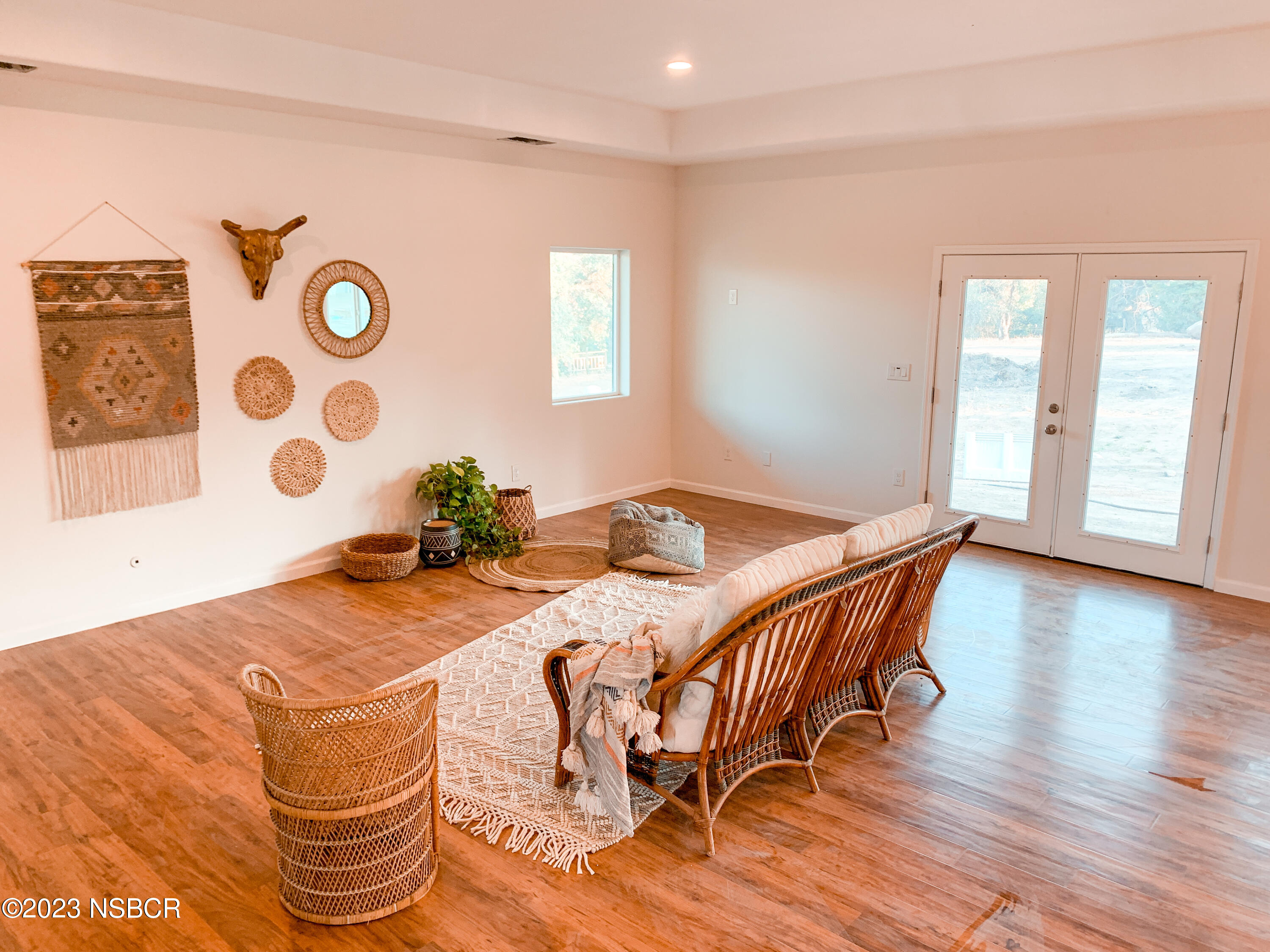 21192 Old Town Road Tehachapi, CA 93561 - Photo 6 of 11 Living Room