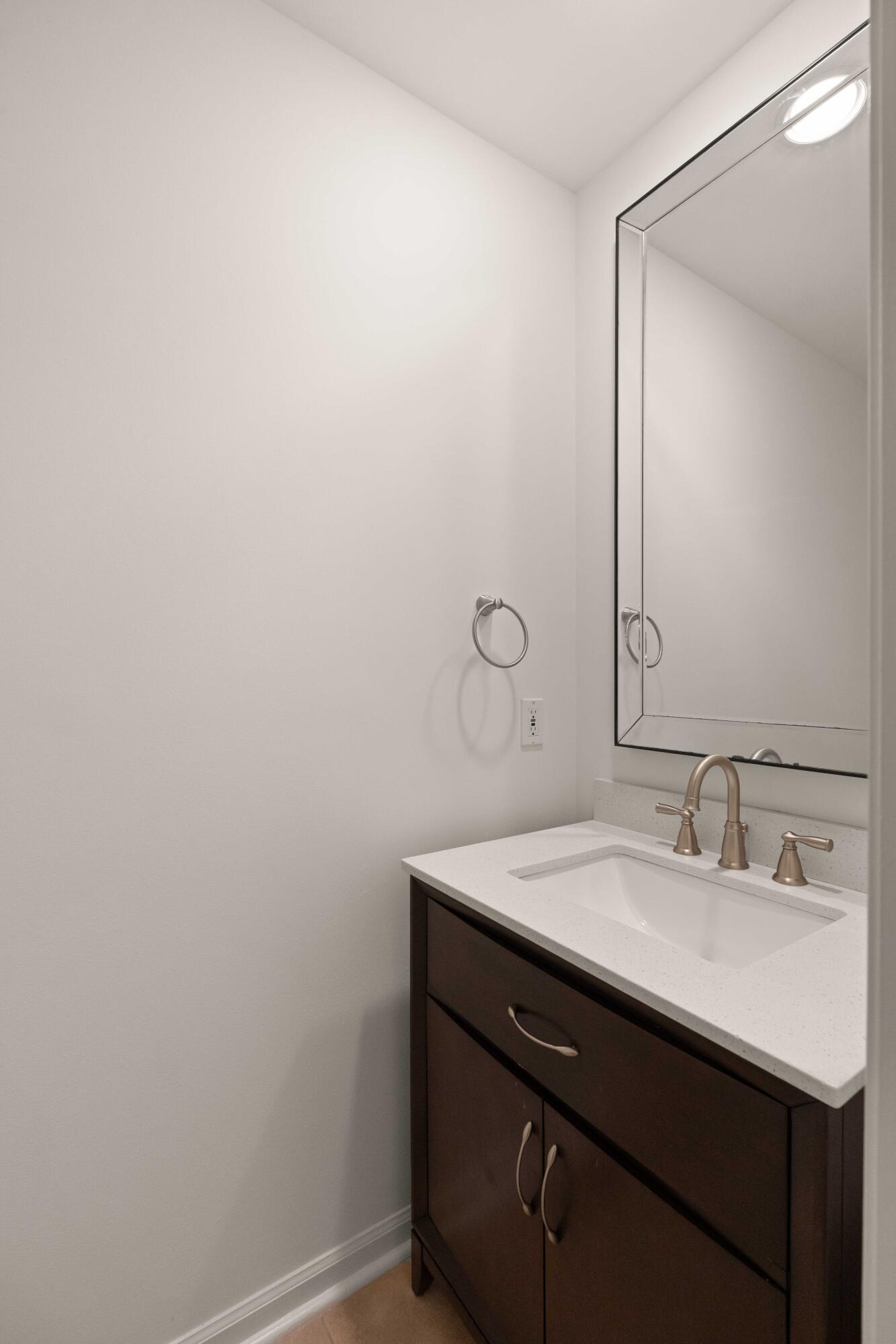 1340 Woodlock Road Mount Pleasant, SC 29464 - Photo 15 of 47 18