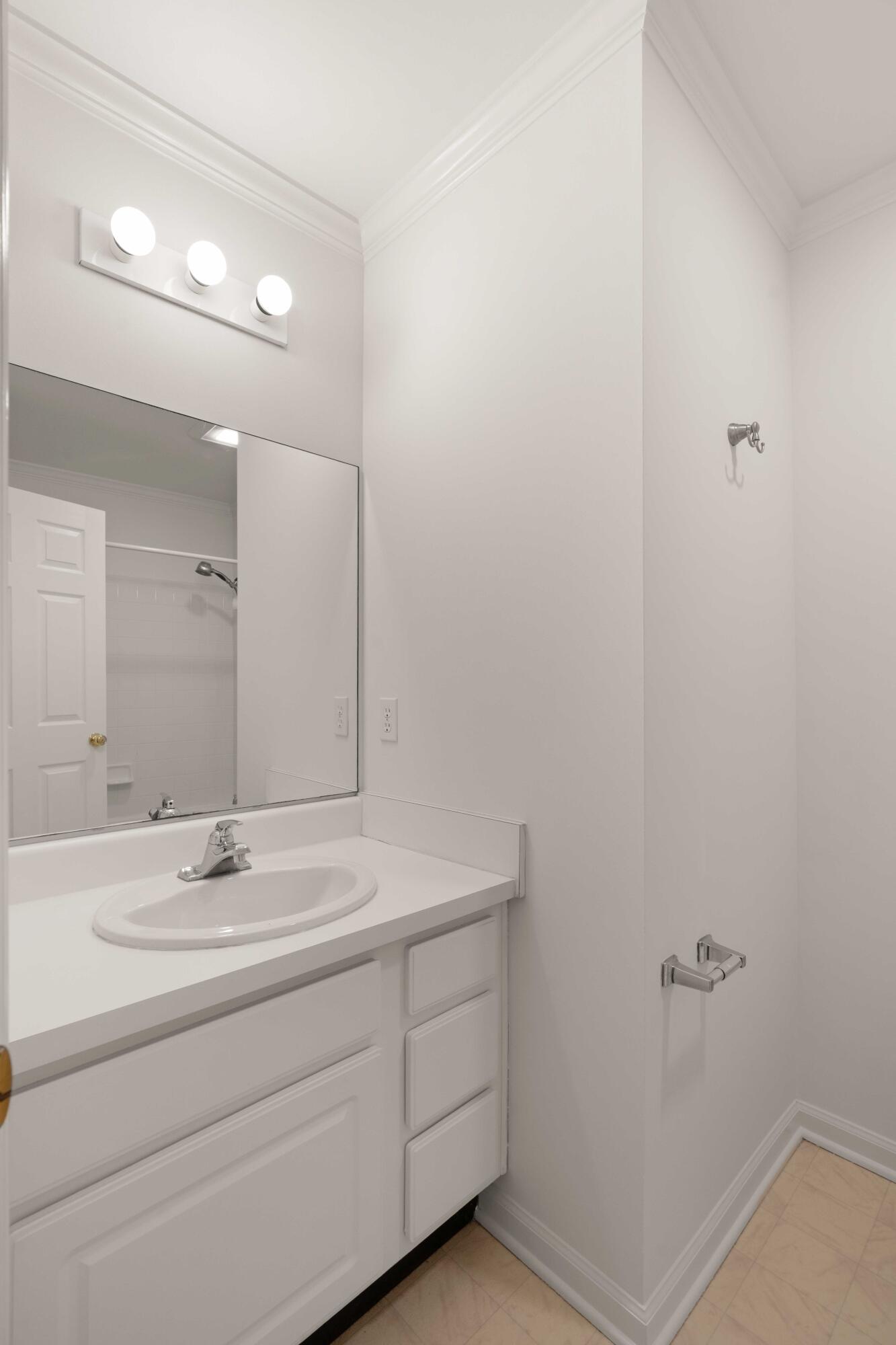 1340 Woodlock Road Mount Pleasant, SC 29464 - Photo 28 of 47 36