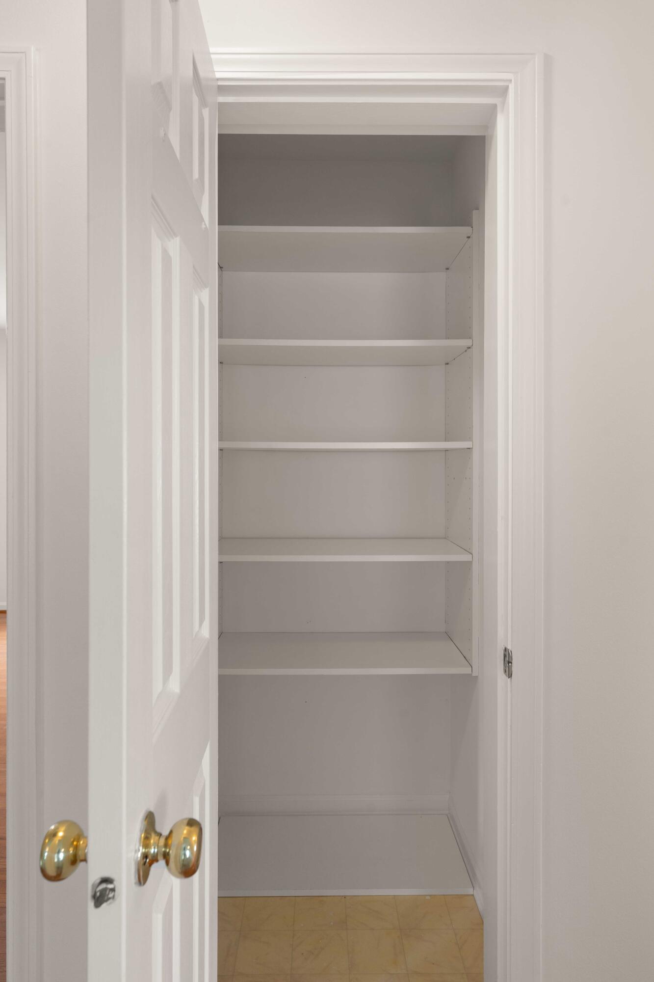 1340 Woodlock Road Mount Pleasant, SC 29464 - Photo 30 of 47 34