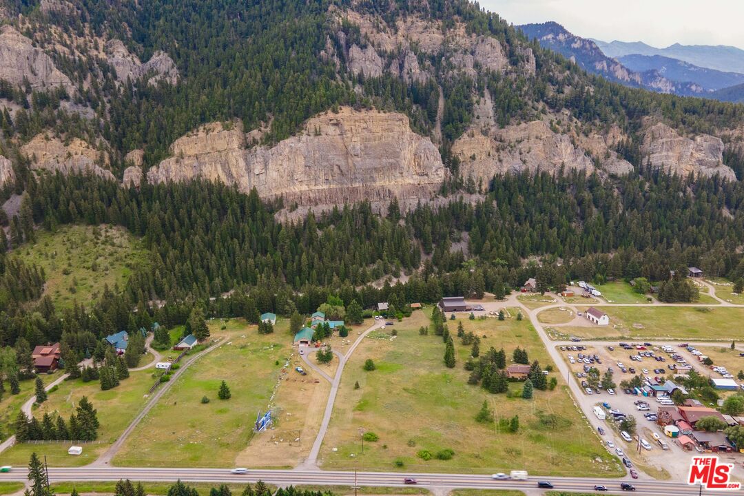 64050 Gallatin Road Gallatin Gateway, MT 59730 - Photo 24 of 55 a view of swimming pool from a yard