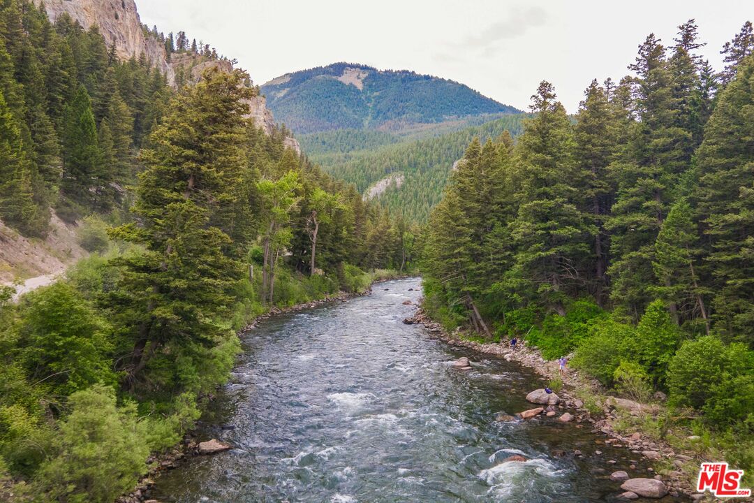 64050 Gallatin Road Gallatin Gateway, MT 59730 - Photo 32 of 55