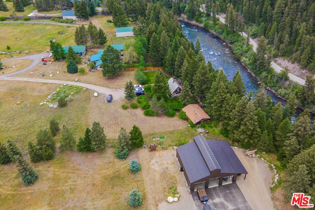 64050 Gallatin Road Gallatin Gateway, MT 59730 - Photo 35 of 55 an aerial view of houses with yard