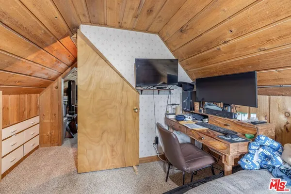 a view of a storage & utility room