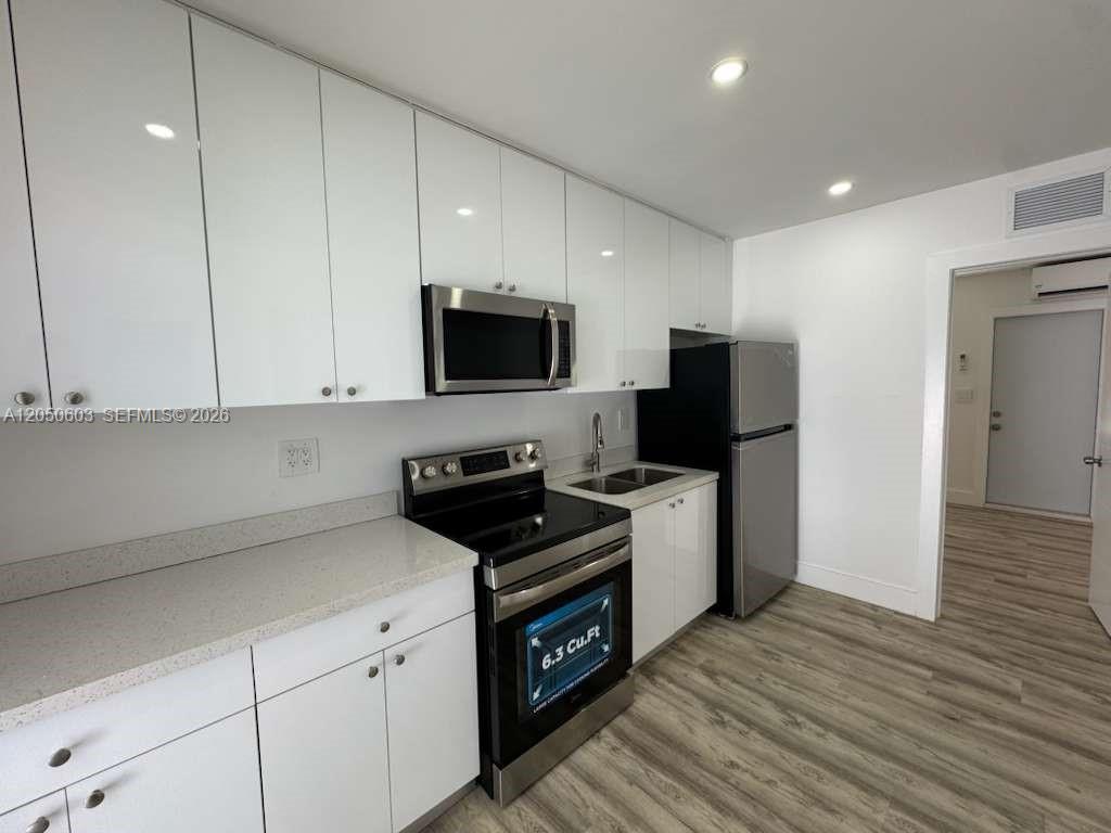 885 Southwest 29th Avenue, Unit 3 Miami, FL 33135 - Photo 5 of 11